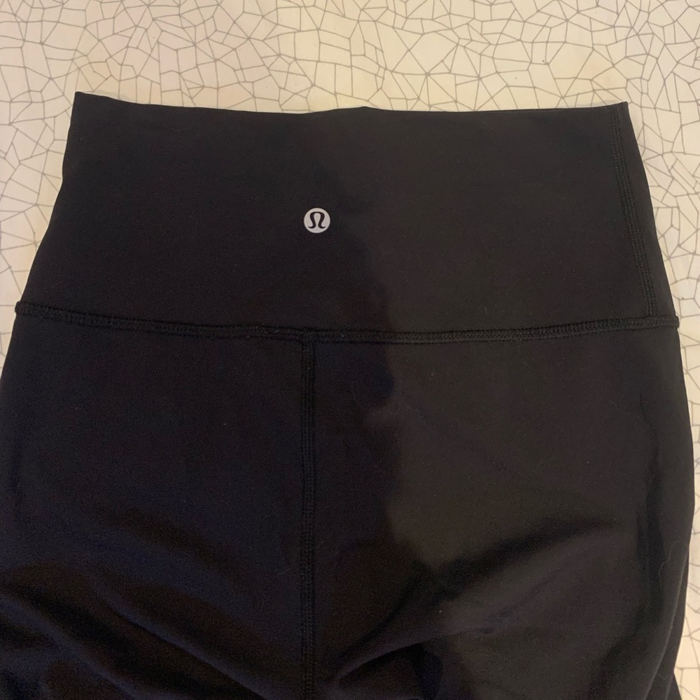 Lululemon wunderunder size 4